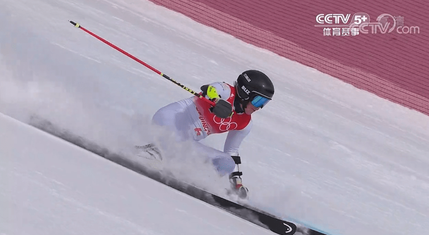 赵熹|瑞典选手获得高山滑雪女子大回转金牌