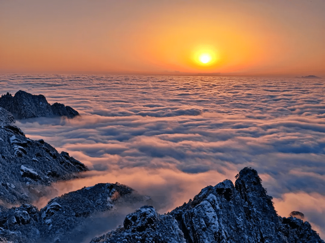 最美黄山雪景日出图图片