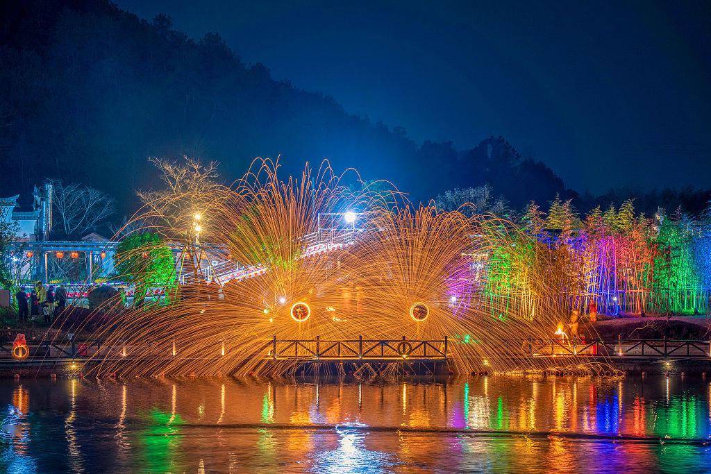 千年绝技打铁花 打出 铁花火雨 潘伟 视觉 中国