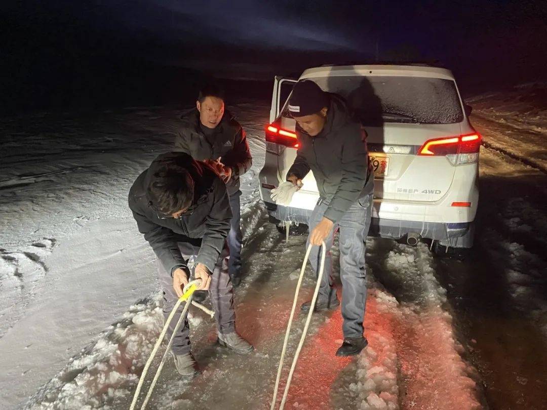 情暖新春 | 嘉黎公安倾心为民 帮助群众及时脱困_车辆_卡乡_林堤乡