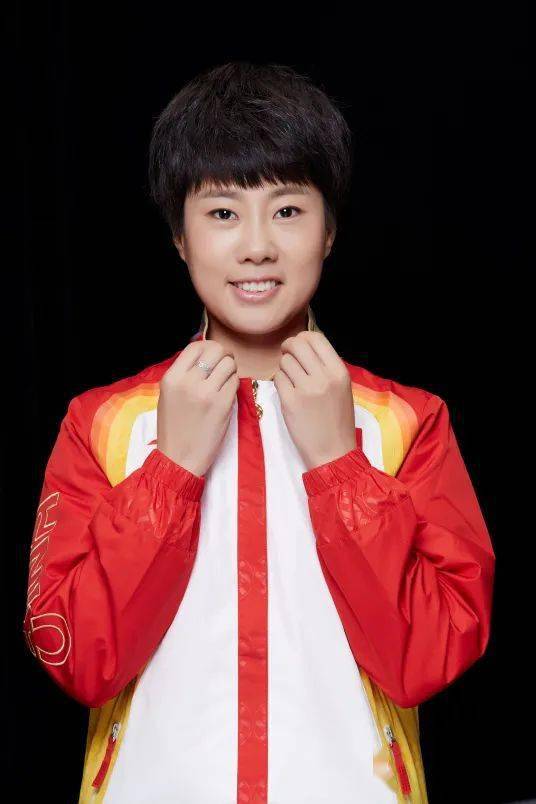 2010年的温哥华冬季奥运,她在3000米接力赛中与队友王濛,周洋,张会摘