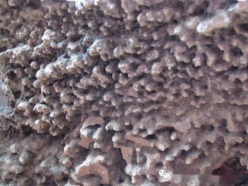 岩石表面光滑和粗糙的原因