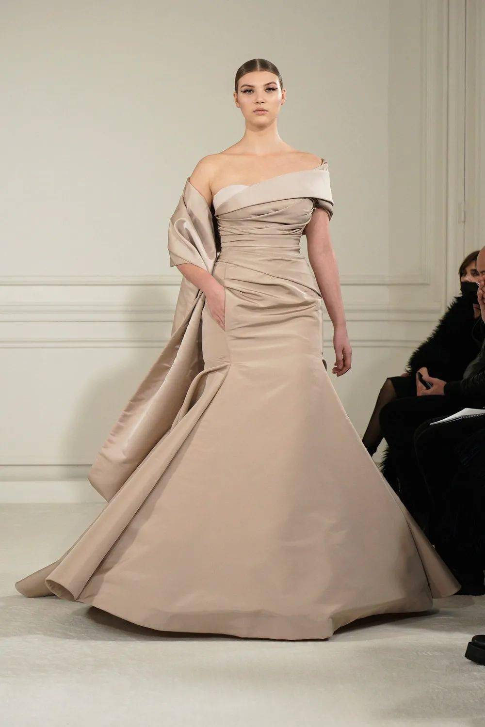 定制【秀场】Valentino 2022春夏高级定制系列