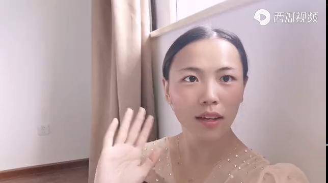 畅畅桐桐不想和晴宝静宝告别,紧紧抱一起不撒手