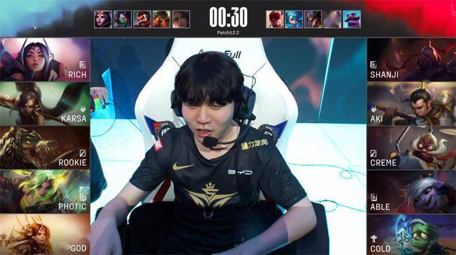 一血|LOL-LPL：Rookie飞机致命炸药包隔绝C位，V5让一追二险胜OMG