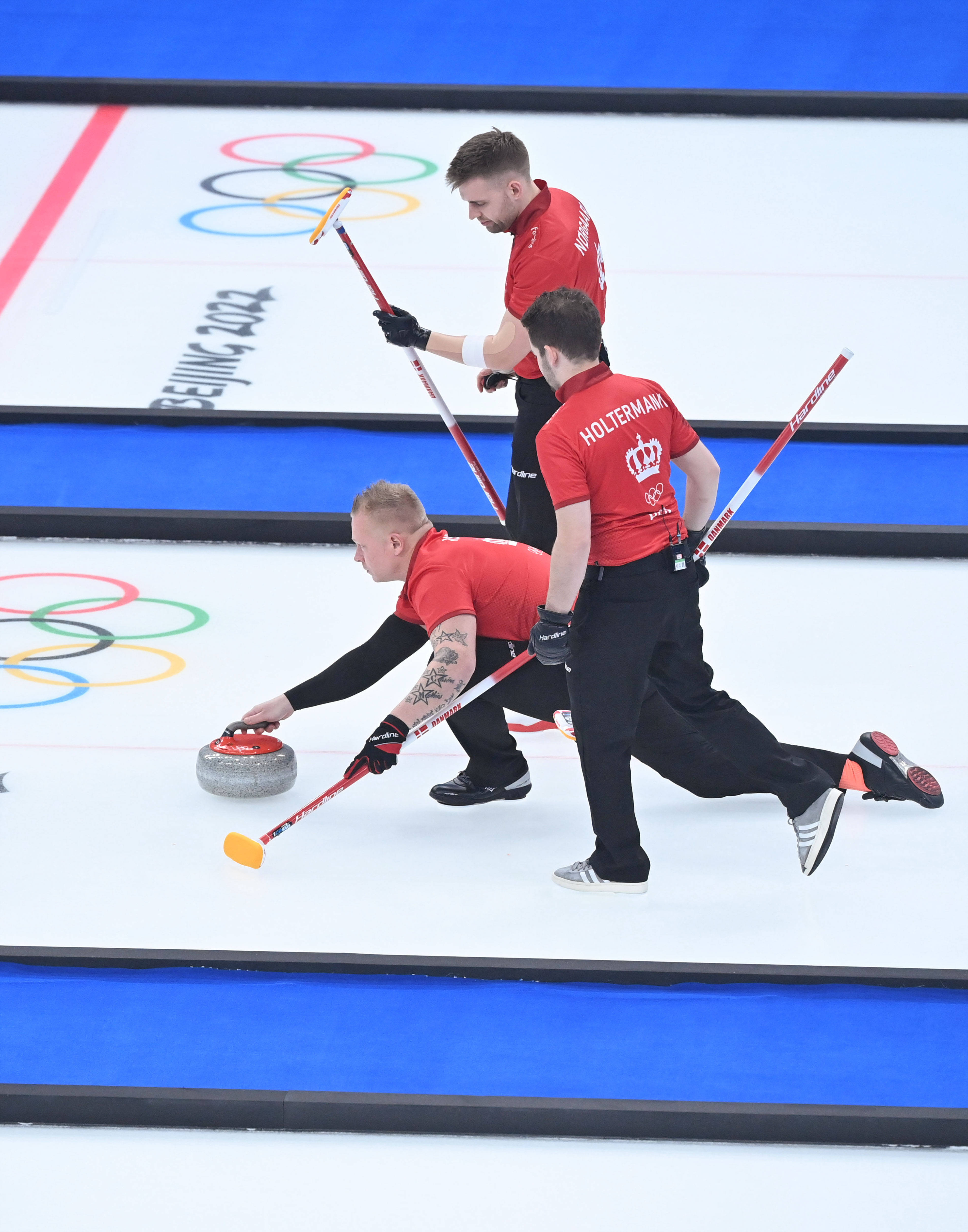 冰壶男子循环赛瑞士队胜丹麦队