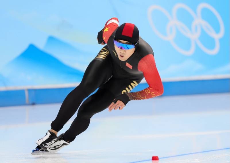 纪录|第四金！旗手高亭宇破奥运纪录夺冠，速度滑冰迎来新突破