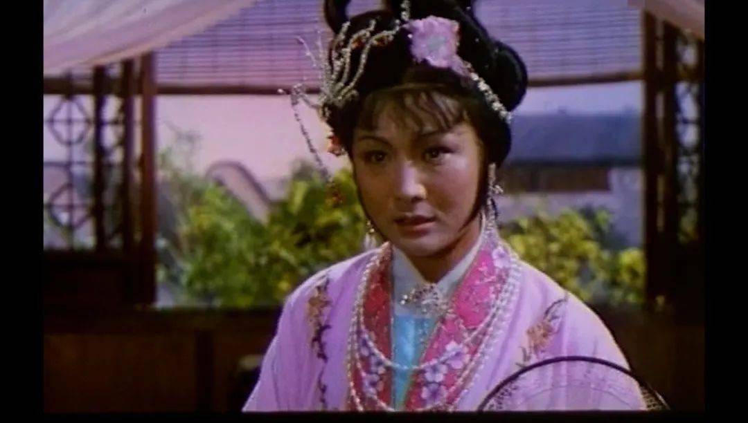 1986年拍摄戏曲电影《抬花轿》.