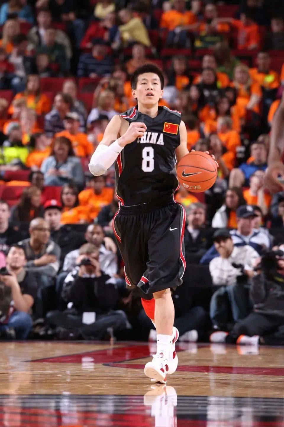 排面!又一双专属于郭艾伦的球鞋来了