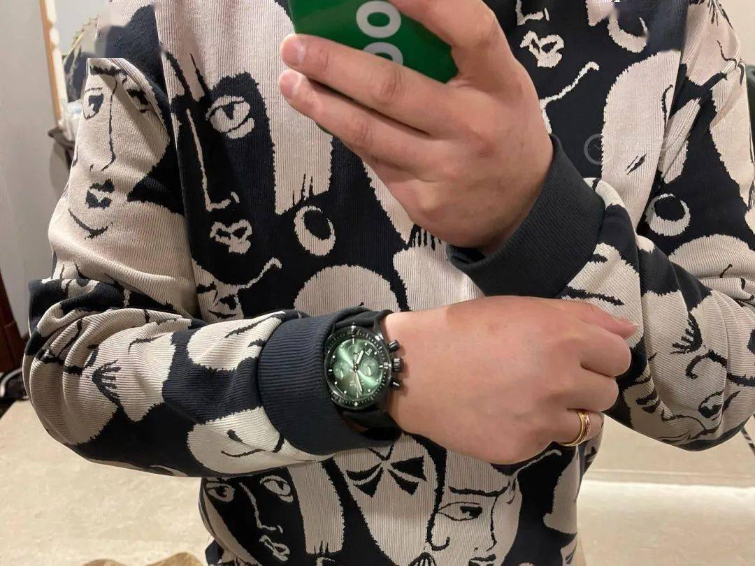 盘面|绿表中的天花板，为表盘颜色买单