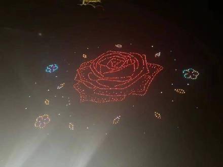 太湖|苏州上空，千架无人机夜空表白女足姑娘：“辛苦了”！