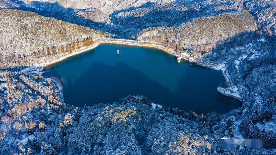 江西庐山冬季雪景美如画