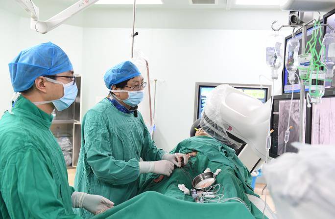 张静|78岁老父亲凌晨心脏骤停，家属和医生上演一场教科书般的生死急救