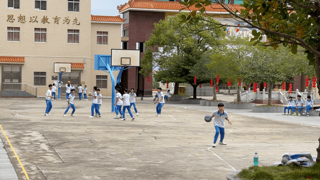 2022我们一起向未来电白汉山学校隆重举行开学典礼活动