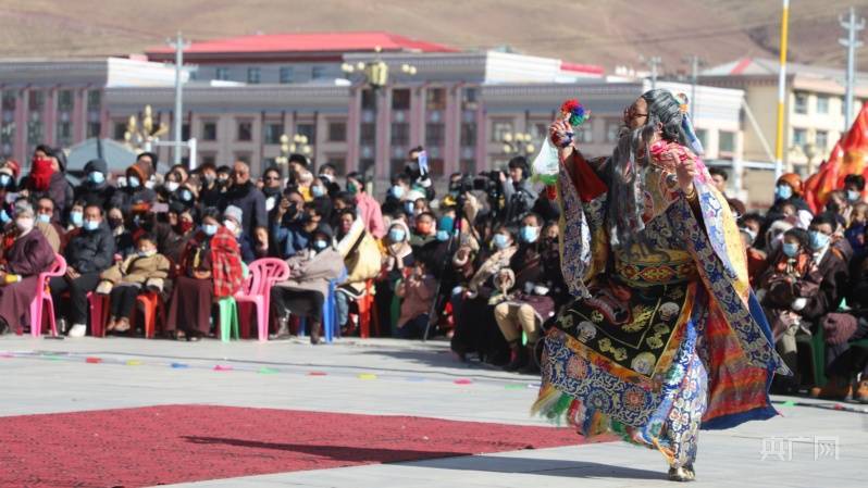 果洛|国家级非遗项目马背藏戏《丹玛之子》展演活动在青海果洛举行