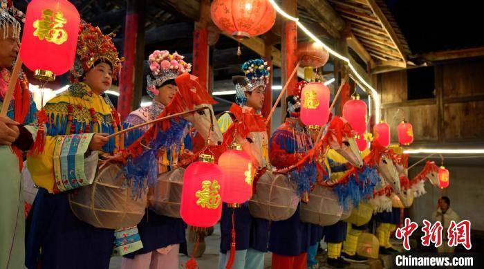 乡村|侨乡青田上演“乡村狂欢”：马灯舞续传统祈美好