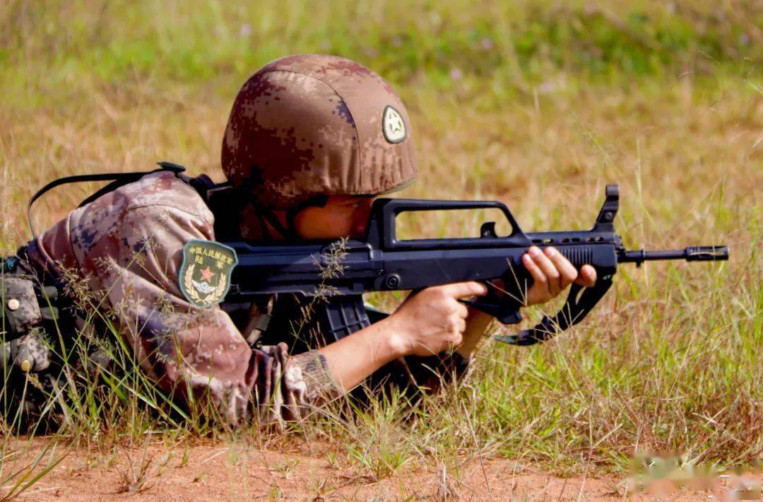元宵节,坚守岗位的战士有话说!_冬奥志愿者雪中坚守岗位_祝福_军人