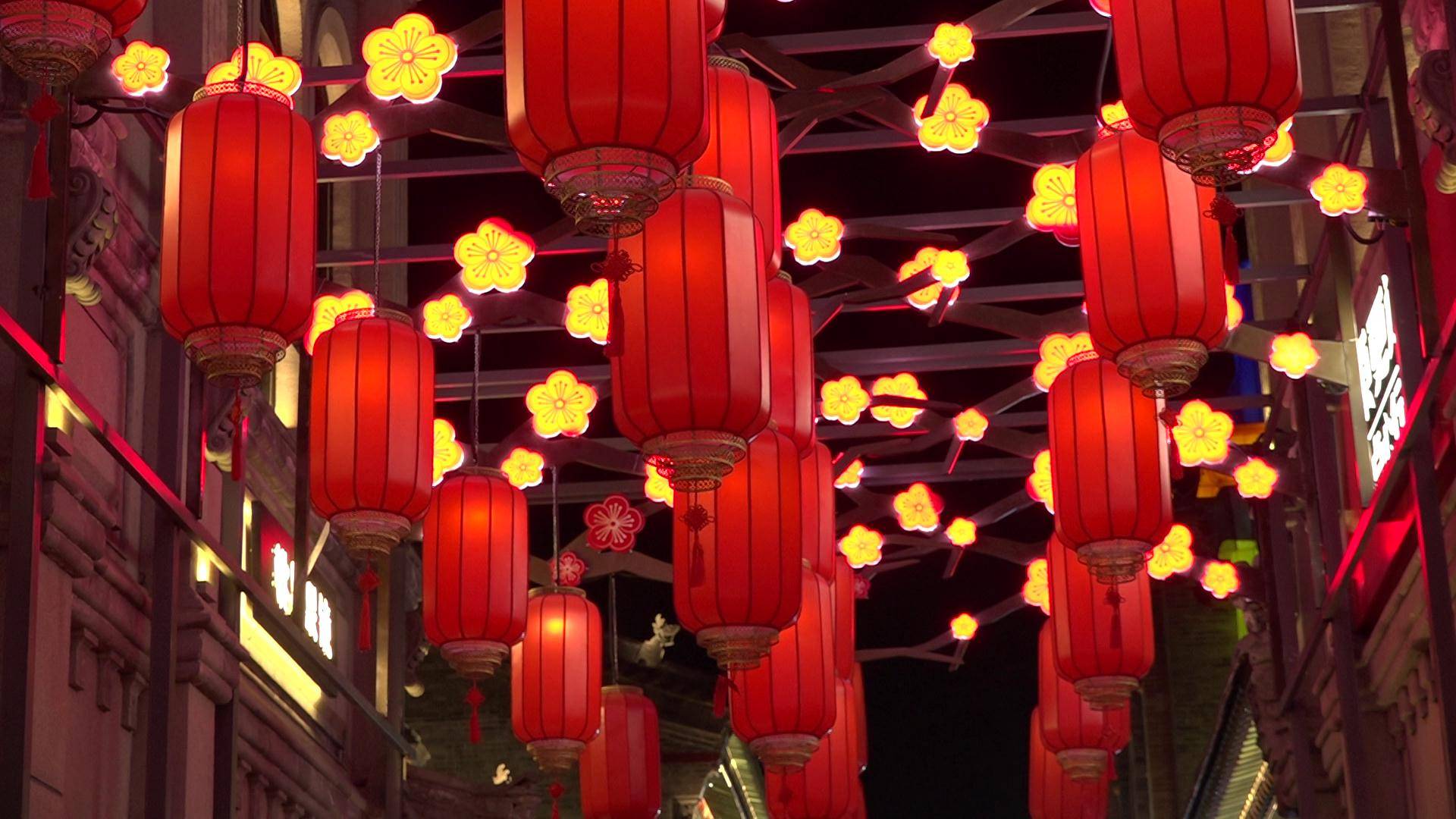 我们的节日元宵节太原元宵节喜庆热闹钟楼街流光溢彩