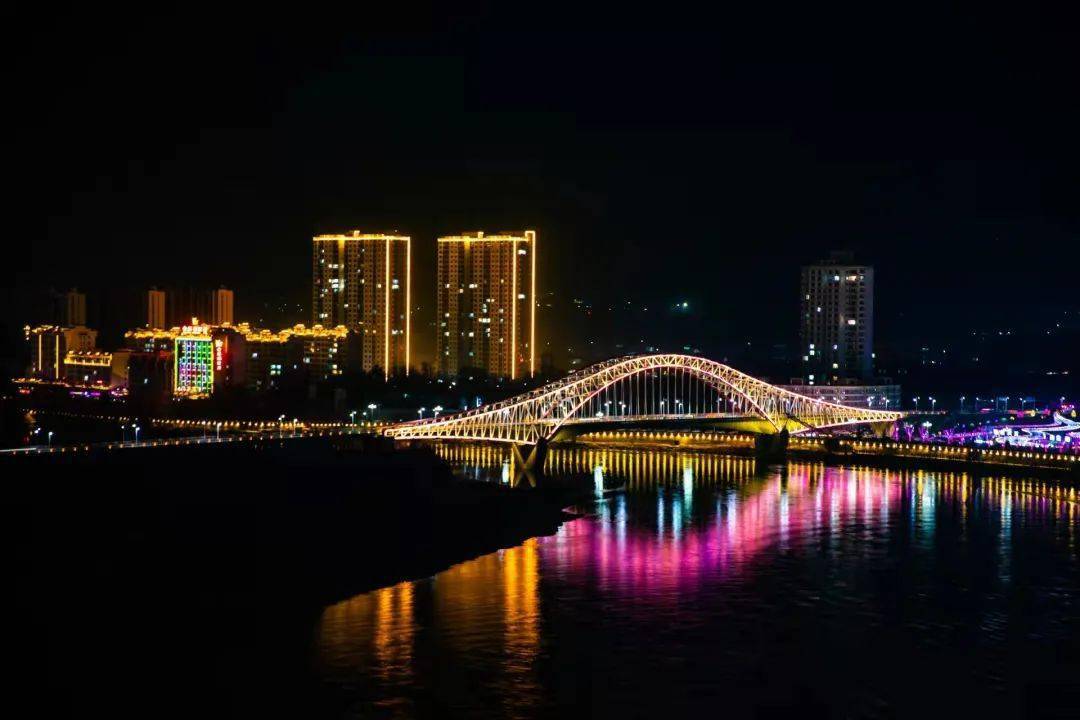 网络中国节元宵月色婵娟永靖夜焰火耀天映新春