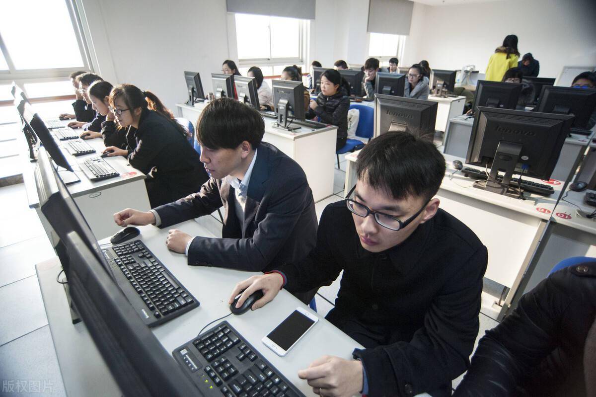 为什么越来越多年轻人在毕业之后愿意在国企工作?