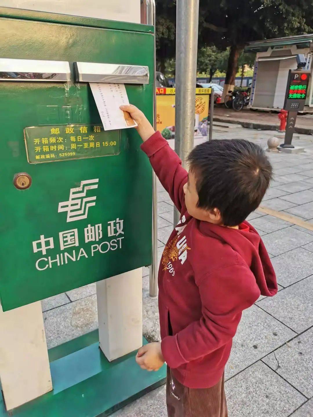 小朋友|【童书】无法出门，也可以带孩子看看世界的样子，还有小兔陪伴~