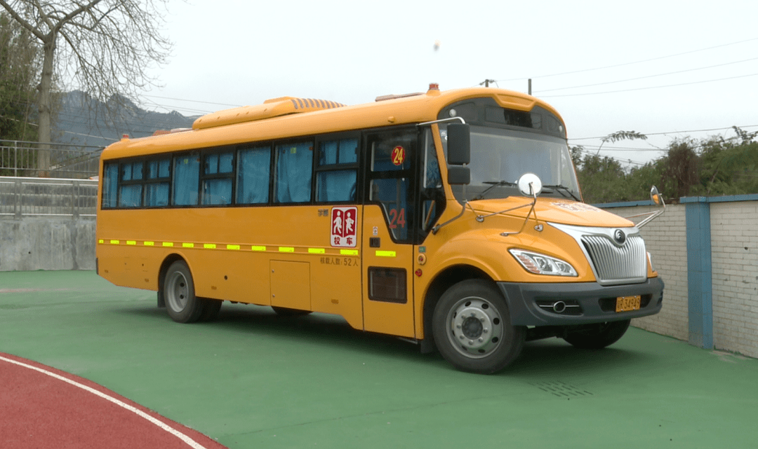 新学期佛冈再添14台校车