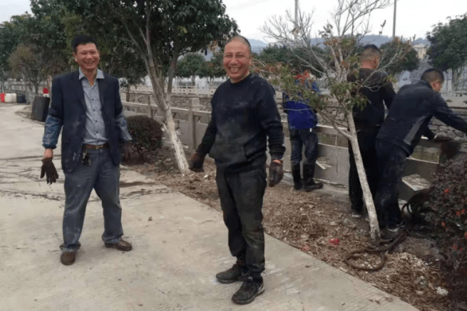 十几年奋斗,苏德生成了"苏总",乡亲们都知道他在山西太原创建集团公司