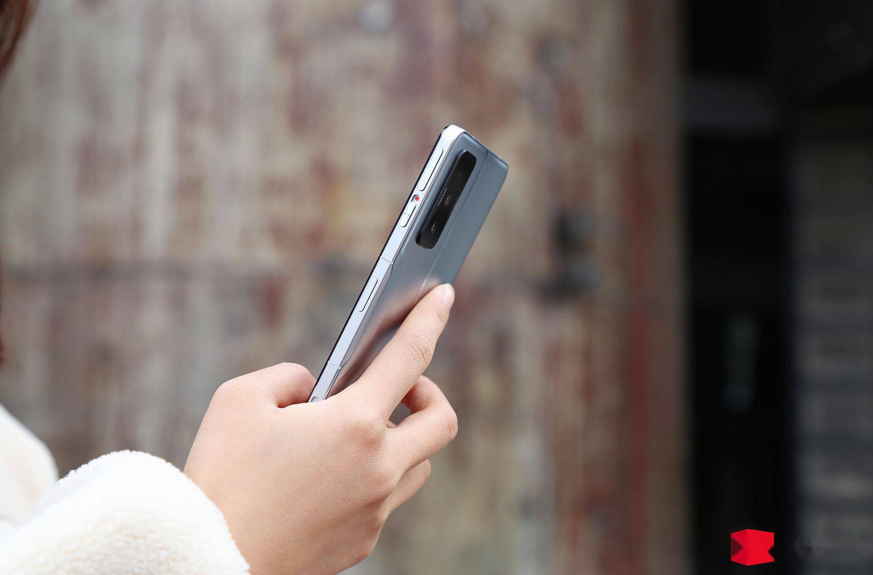 Redmi K50 电竞版评测：用料十足的骁龙 8 Gen 1 手机，能否成为「驯龙高手」？