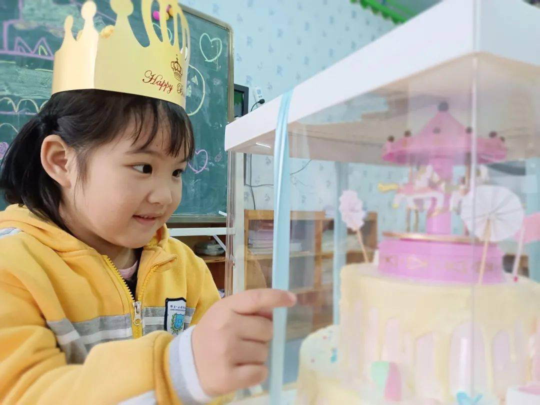 常艺馨小朋友!祝你生日快乐呀!happy birthday!