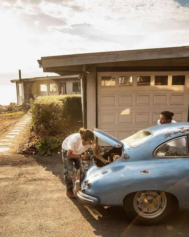 visvim中村世纪对现代世界感到麻木,开着他60岁的保时捷356 Pre-A回归自然_搜狐汽车_搜狐网