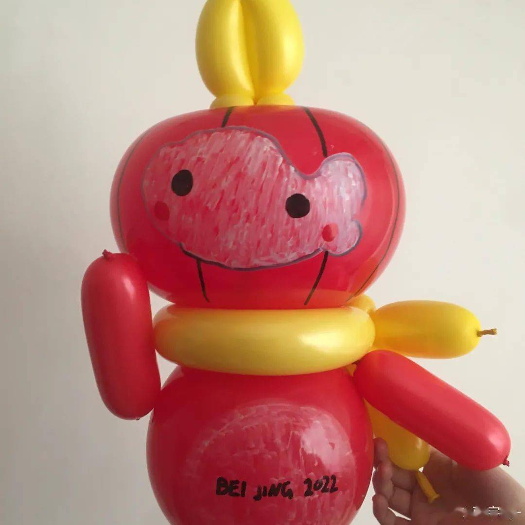 容融玩偶。这个用气球做出来的，虽然手艺很棒，但总有种奇奇怪怪的感觉