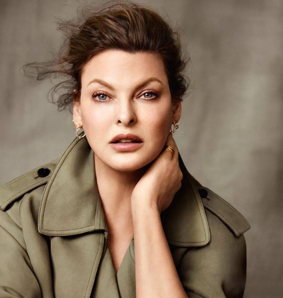 因为超模皇后 Linda Evangelista：医美毁了我的一生！