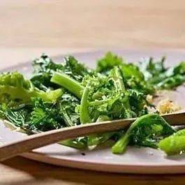 吃隔夜菜致癌？剩菜到底能不能吃？_冰箱_食用_细菌