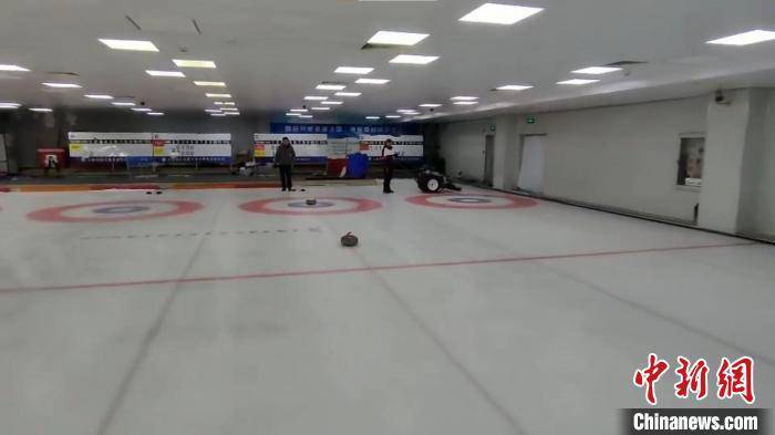 沪科研团队研发的仿人投壶六足机器人完成冬奥会首秀