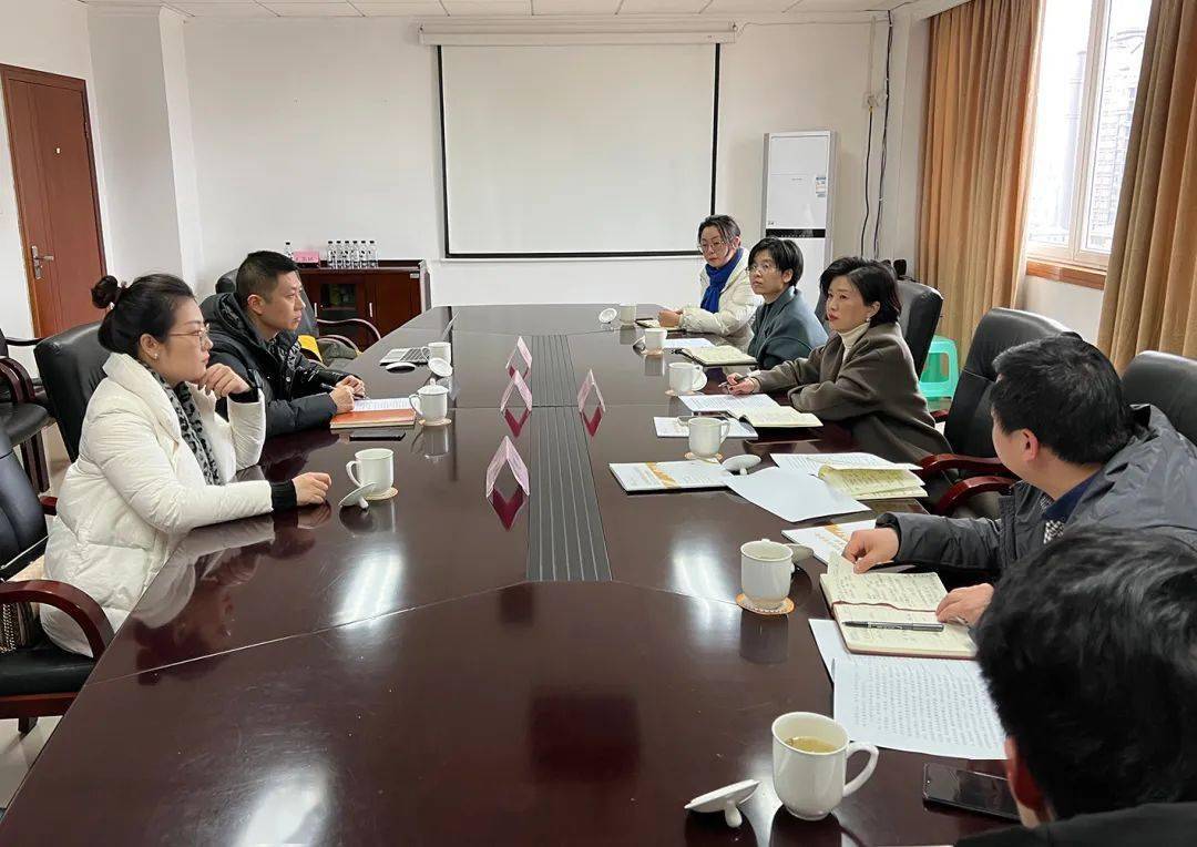 cabep常务副秘书长张杨波率队前往彭州市,受到彭州市商务局局长张丽及