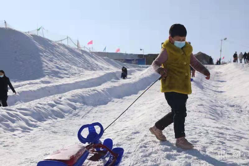 中国|乘“冬奥”之风 新疆激起冰雪运动热潮