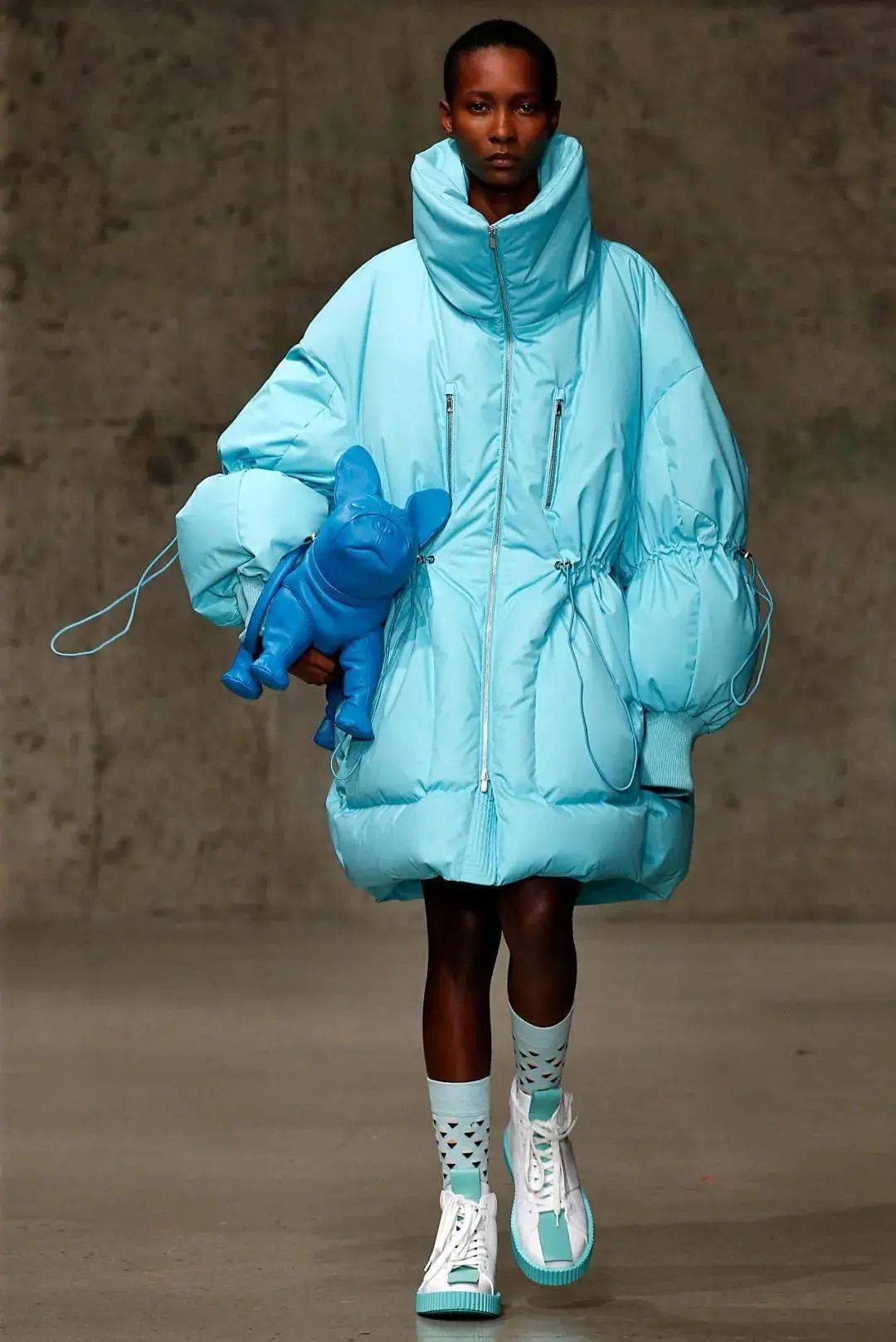 品牌 羽界鬼才，新锐设计师陈鹏CHENPENG的One-Size Fashion平均时尚主义