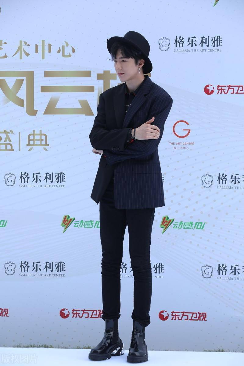 刘宇宁身高腿长图片