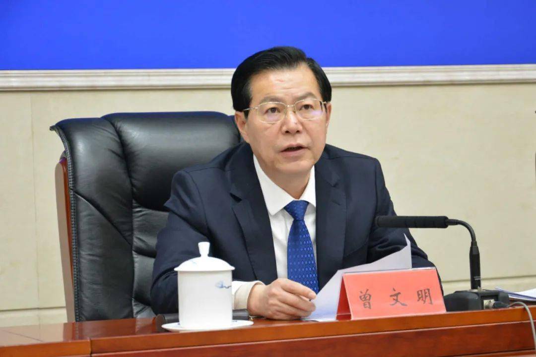 曾文明指出,《条例》的颁布实施,是我省交通运输工作进一步走向法制化