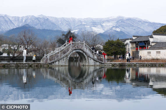 古村|安徽黄山：雪山映古村