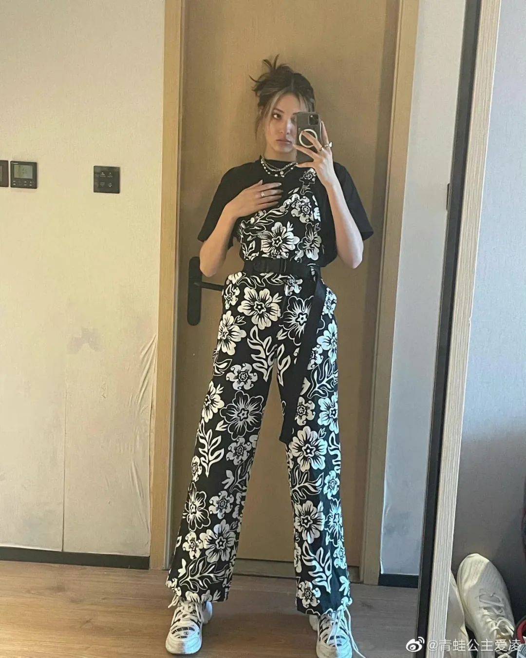 显得出了正月我就要做一个挑染的大动作！