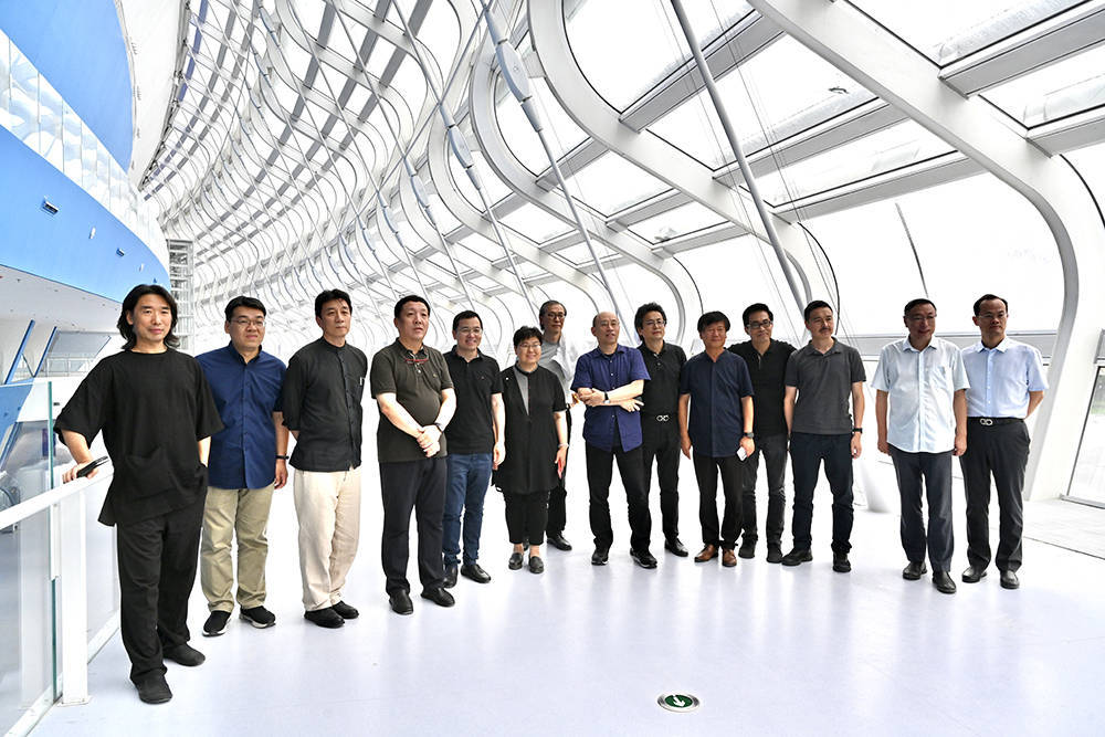 项目揭秘屡创纪录的“冰丝带”： 幕墙玻璃的速度与激情