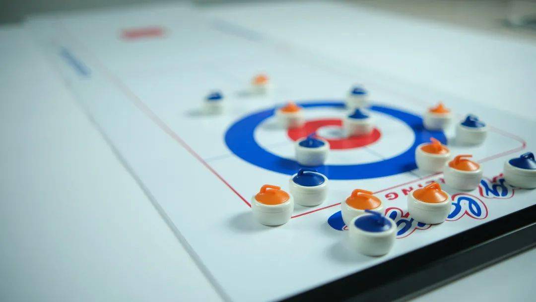 桌上冰壶带你在家体验这项冰上贵族运动