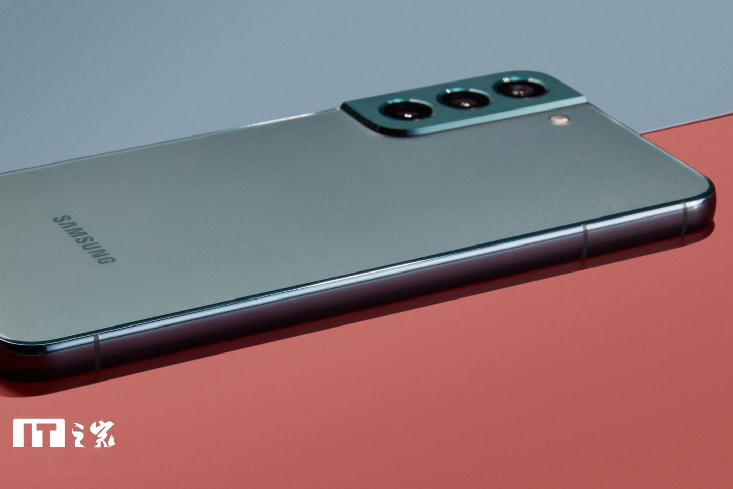 整体|三星 Galaxy S22 / S22 +图赏：老设计焕发新感觉