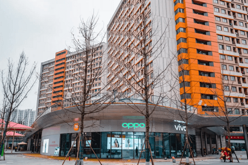 为了富士康华为京东方，成都搞了盘不一样的城市更新