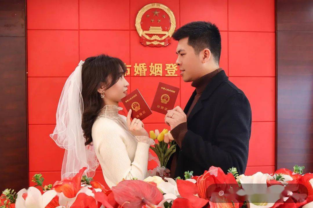 有人喜上加喜_行政服务中心_李林瑶_江蒙茜