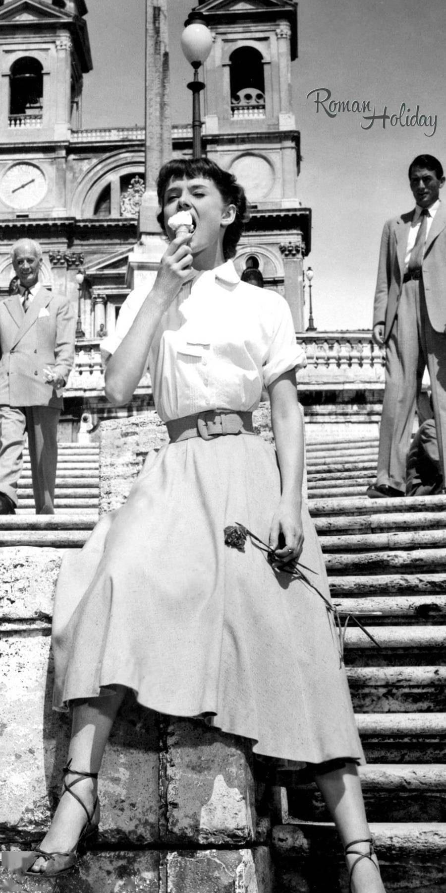 名字 今天是2022年2月22日星期2，农历算是正月初二十二，这么2的日子确实少见，2四舍五入算爱的谐音，那就来三张经典爱情片壁纸；名字不用说了吧，我最喜欢第三张，赫本女神吃甜筒，为追求形