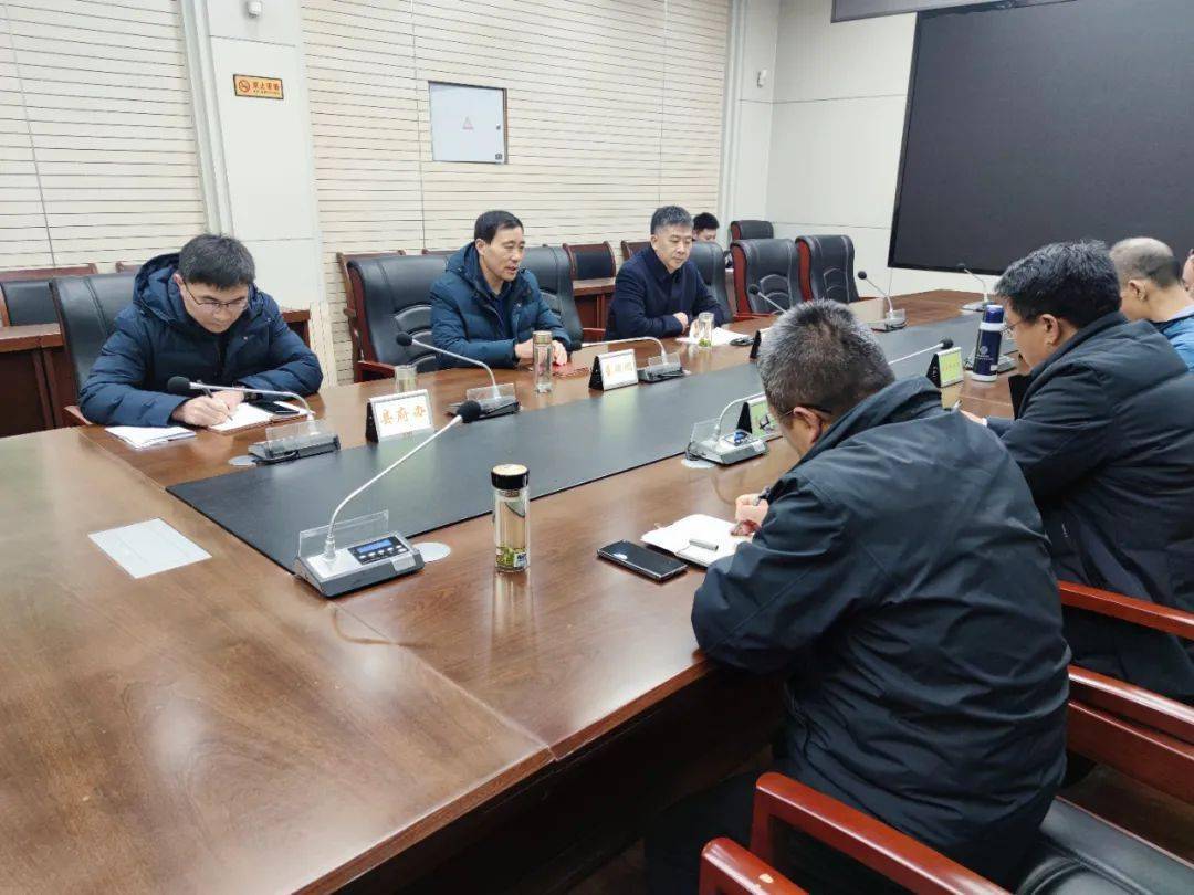 2月17日,县委副书记,县长陈振华到第25届省运会体育馆督导项目验收等