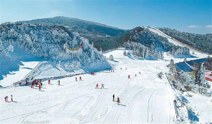 六盘山滑雪场图片