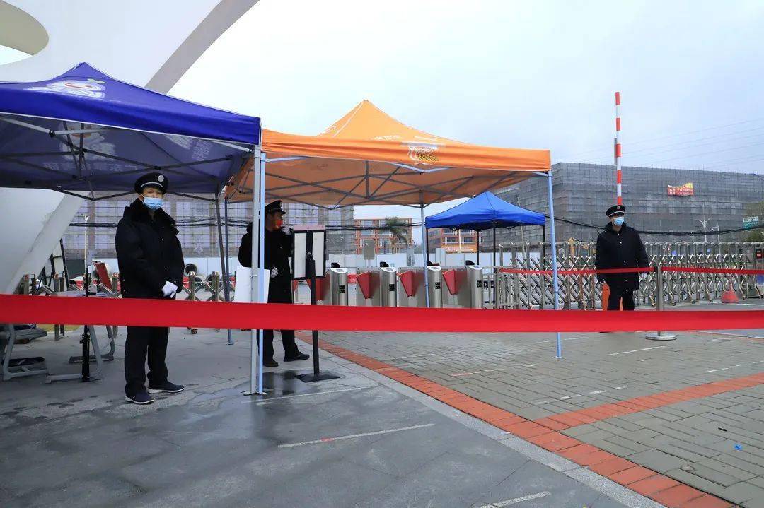 广州多所大学发现密接者学校紧急封校上网课测核酸